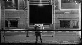 trop-courte-un-conducteur-de-bus-refuse-de-faire-monter-une-jeune-femme-a-cause-de-sa-jupe