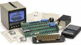 un-apple-1-sest-vendu-a-470-000-aux-encheres