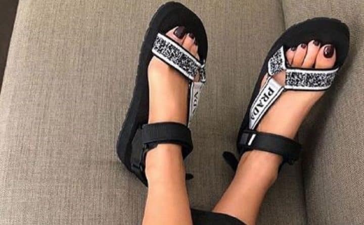 alerte-tendance-les-dad-sandals-reviennent-la-mode-pour-cet-ete