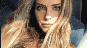 Clara Morgane enflamme la toile
