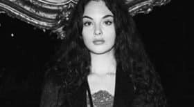 deva-cassel-la-fille-de-vincent-cassel-et-de-monica-bellucci-enflamme-toile