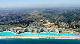 Découvrez la plus grande piscine du monde
