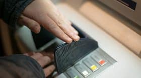 lozere-un-faux-policier-a-mis-en-place-une-vaste-escroquerie-pour-arnaquer-les-particuliers-avec-des-cartes-dematerialisees