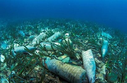 plastique fond des mers
