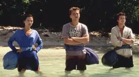 vous-vous-souvenez-du-film-la-plage-il-revient-en-serie