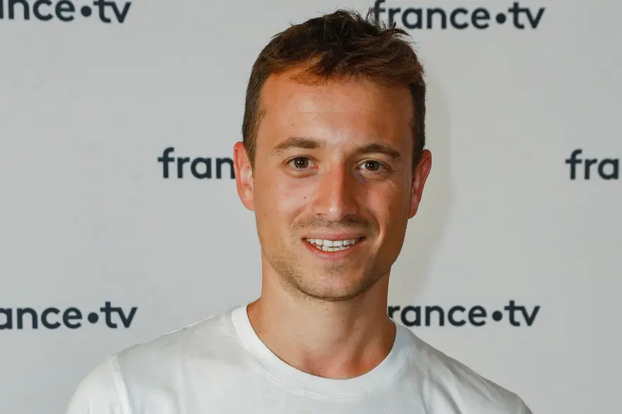 7798080669_hugo-clement-lors-d-une-conference-de-presse-de-france-tv-le-18-juin-2019