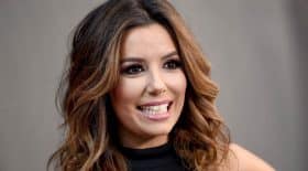 eva-longoria-elle-poste-une-video-de-sa-silhouette-reve-en-train-de-danser-sur-instagram