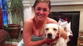 Jeune fille et sa chienne sourdes