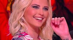 kelly-vedovelli-elle-pose-une-photo-de-ses-vacances-en-italie-choque-les-internautes