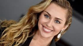 miley-cyrus-saffiche-string-son-compte-instagram