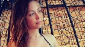 plus-belle-vie-dounia-coesens-johanna-marci-ose-bikini-affiche-silhouette-reve