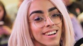 Bilal Hassani prend la pose avec son chéri