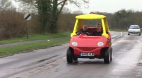 Voiture jouet