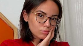 Agathe Auproux très sexy en jean