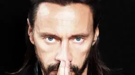 bob-sinclar-pose-entierement-nu-douche-se-moquant-haters