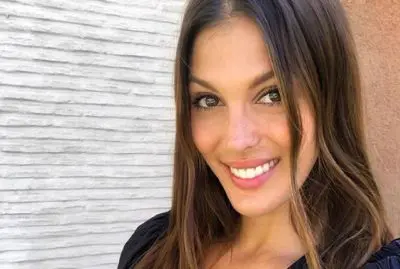iris-mittenaere-dans-dals-elle-echange-un-baiser-langoureux-avec