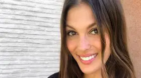 iris-mittenaere-retour-dals-et-bras-danthony-colette