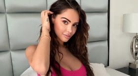 nabilla fesses instagram