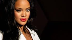 Rihanna enflamme la toile