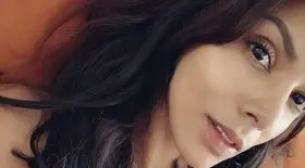 shym-naturellement-sexy-embrase-le-coeur-de-ses-fans