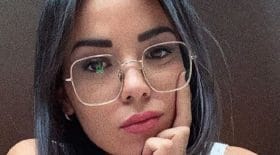 agathe-auproux-elle-doit-une-fiere-chandelle-a-cyril-hanouna-pour-la-detection-de-son-cancer