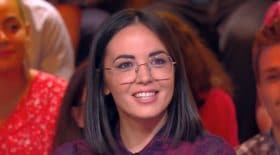 Agathe Auproux en bas résilles sur Instagram