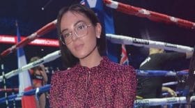 agathe-auproux-en-cuissardes-sexy-elle-se-rend-a-un-tournoi-de-boxe