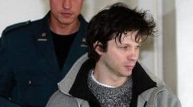 bertrand-cantat-ces-images-chocs-ou-il-se-fait-passer-pour-une-victime-video