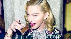 classe-madonna-boire-sa-propre-urine-apres-ses-concerts