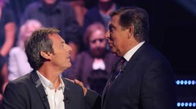 La photo amusante de Jean-Pierre Foucault et Jean-Luc Reichmann