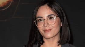Agathe Auproux très sexy en tailleur sur-mesure