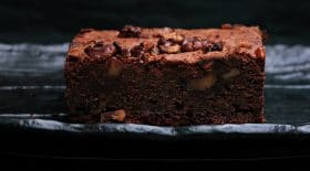 brownie-chocolat-caramel-aux-noisettes-caramelisees-une-recette-ultra-gourmande