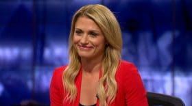 Cette journaliste sportive découvre que son copain la trompe à cause d'un objet connecté