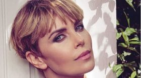 charlize-theron-elle-se-confie-sur-cette-nuit-tragique-ou-sa-mere-a-tue-son-pere