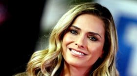 Clara Morgane très sexy en mère Noël