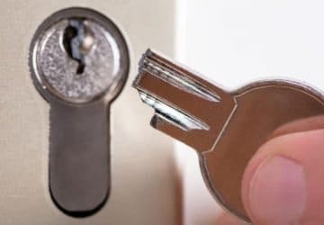 Comment retirer une clé cassée d'une serrure ?