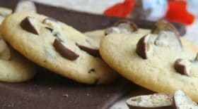 cookies-aux-kinder-schoko-bons-une-recette-croquer