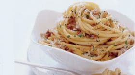 pates-a-la-carbonara-la-recette-100-italienne
