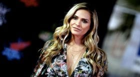 Clara Morgane change totalement de look !