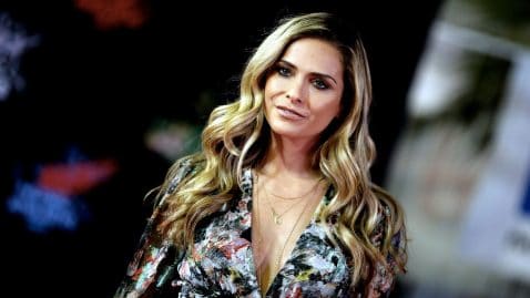 Clara Morgane change totalement de look !