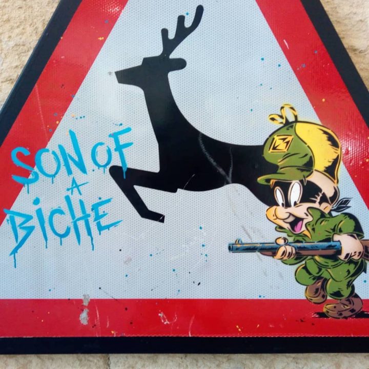 Eugène Barricade panneau signalisation 20 street art