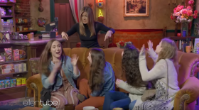 jennifer aniston surprend fan friends
