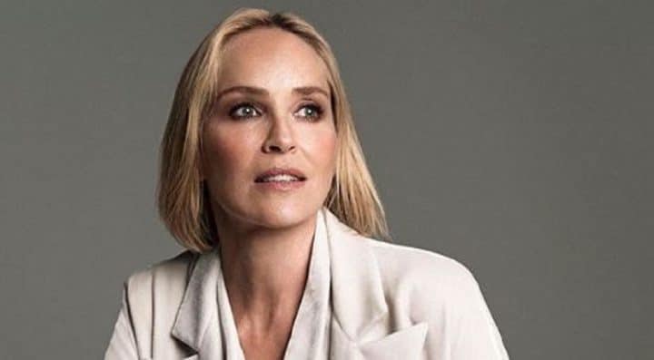 sharon-stone-a-61-ans-elle-pose-entierement-nue-et-fait-chavirer-la-toile