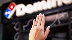Domino's bague de fiançailles