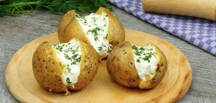 pommes-de-terre-farcies-au-fromage-une-recette-reconfortante