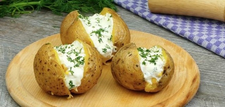 pommes-de-terre-farcies-au-fromage-une-recette-reconfortante