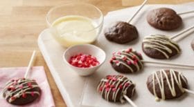 sucettes-au-chocolat-rien-que-pour-les-amoureux-de-la-saint-valentin