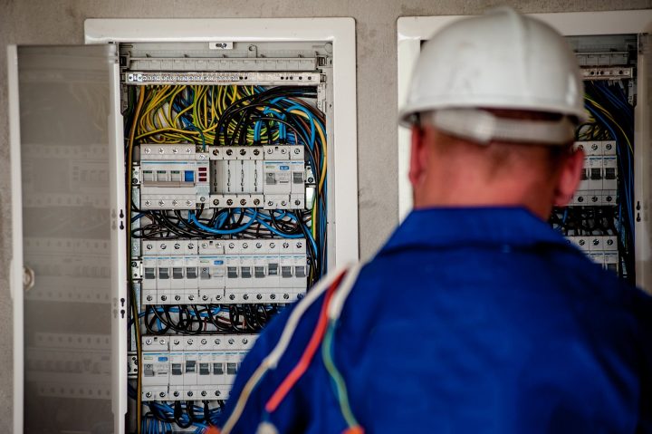 Électricien profite du confinement