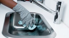 Coronavirus vit dans l'air et sur les surfaces
