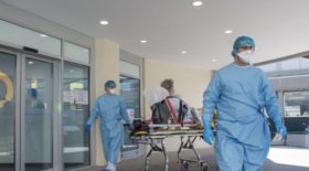 coronavirus symptômes redémarrent
